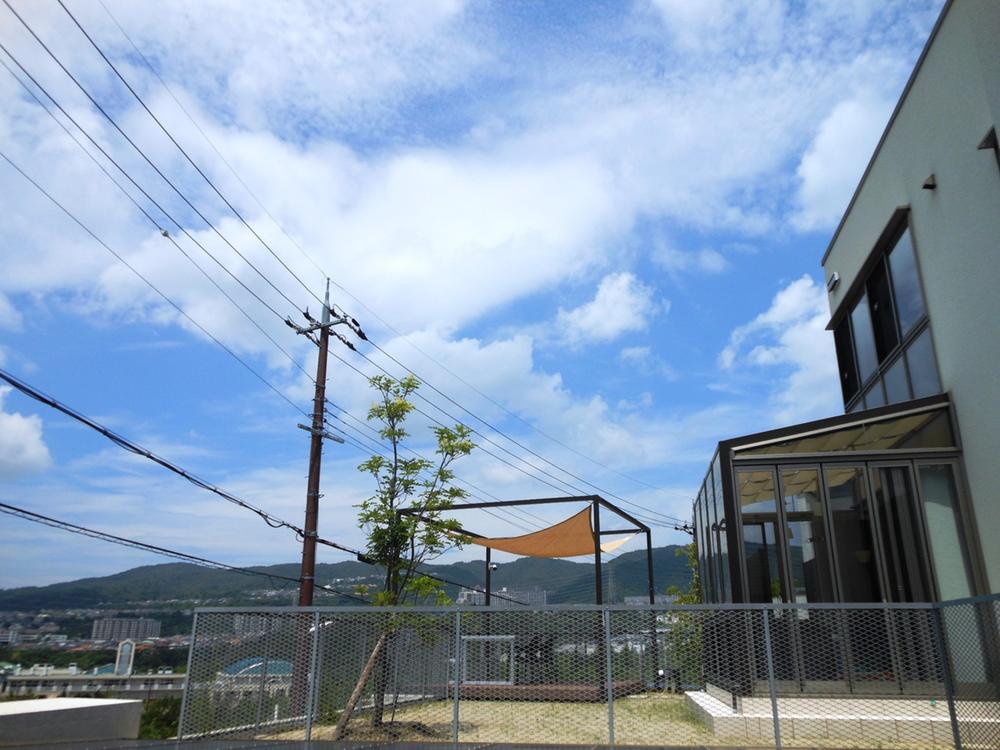 Garden. Terrace Room and the roof garden (July 2013 shooting)