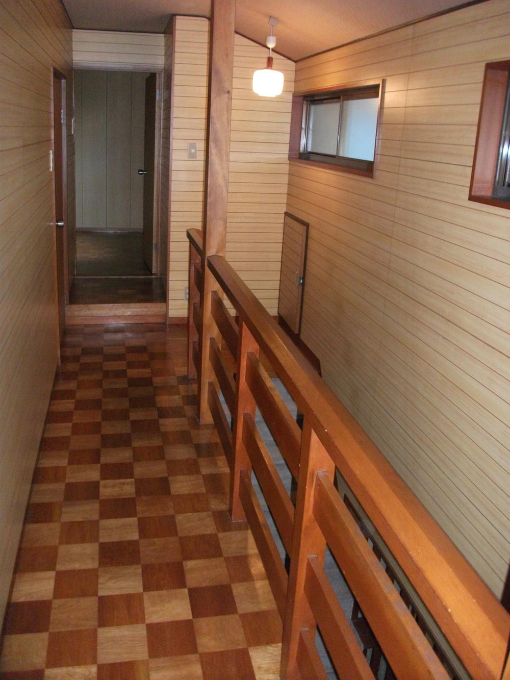 Other introspection. Second floor staircase part