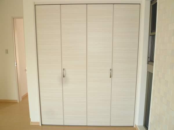 Receipt. Walk-in closet attached to the living room! 