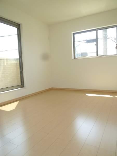 Other introspection. Second floor Western-style room about 6 Pledge (southwest side)! 