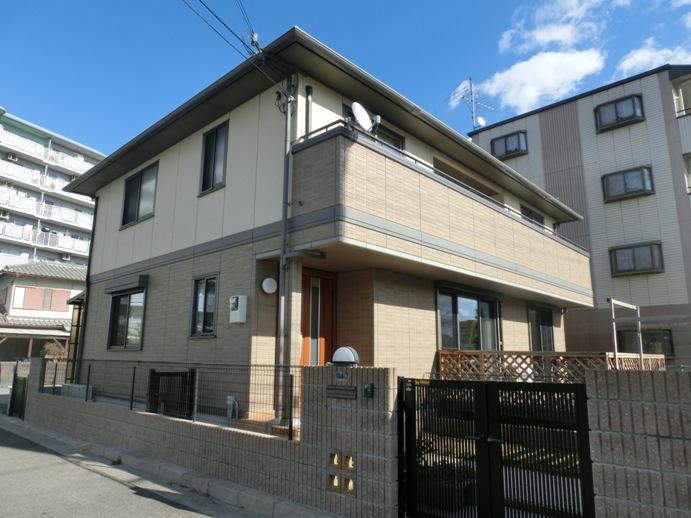 Local appearance photo. Local (12 May 2013) Shooting