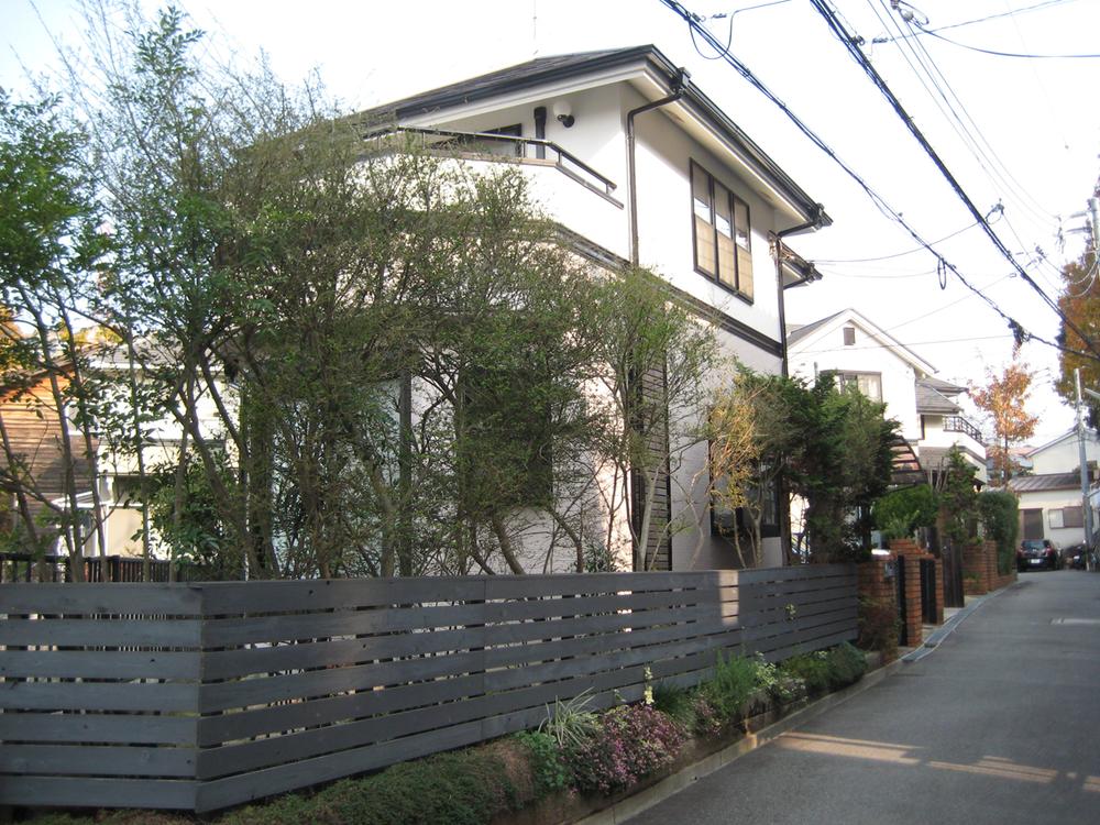 Local photos, including front road. Local (12 May 2013) Shooting