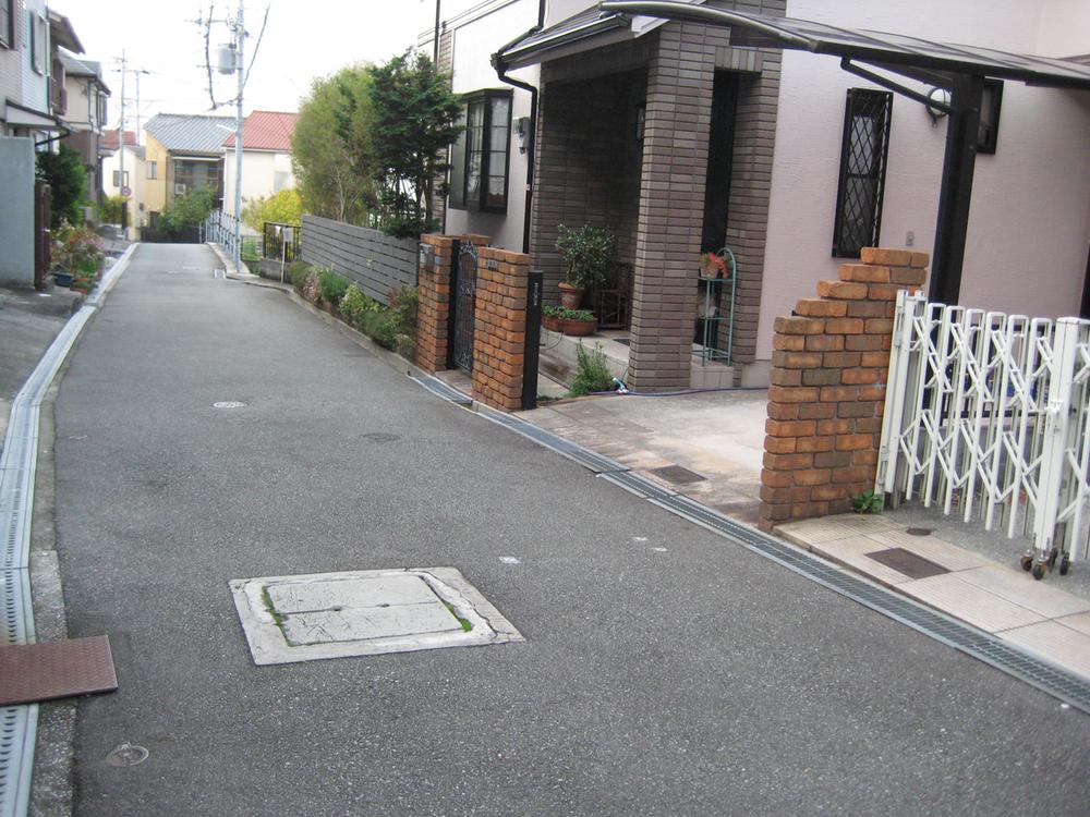 Local photos, including front road. Local (12 May 2013) Shooting