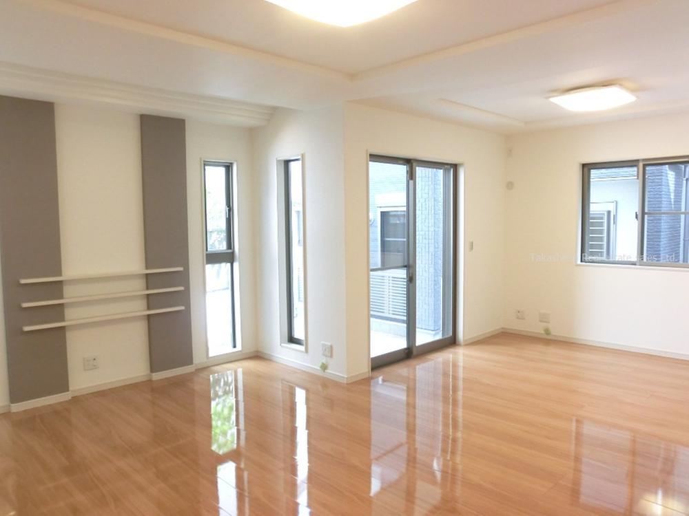 Local appearance photo. Stylish local appearance. It was stately completed.