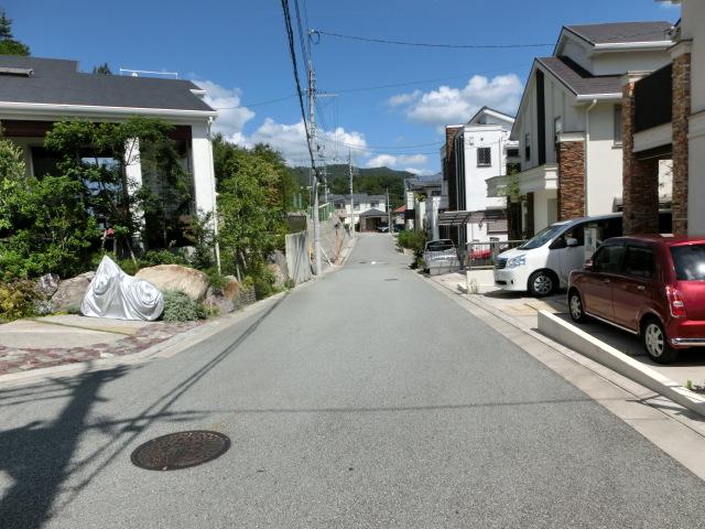 Local photos, including front road. Wide front road car of the disagreement is also a breeze!