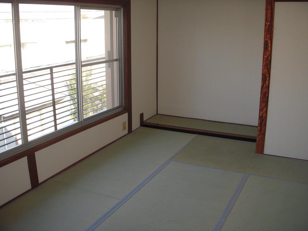 Non-living room. Local (12 May 2013) Shooting