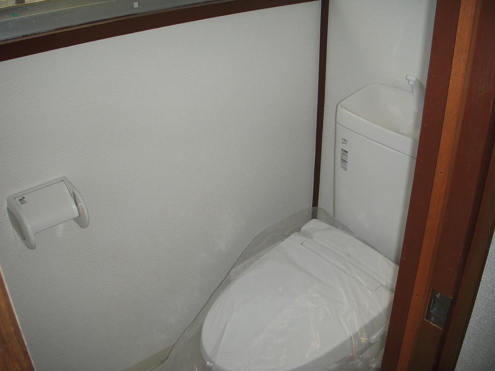 Toilet. Local (12 May 2013) Shooting