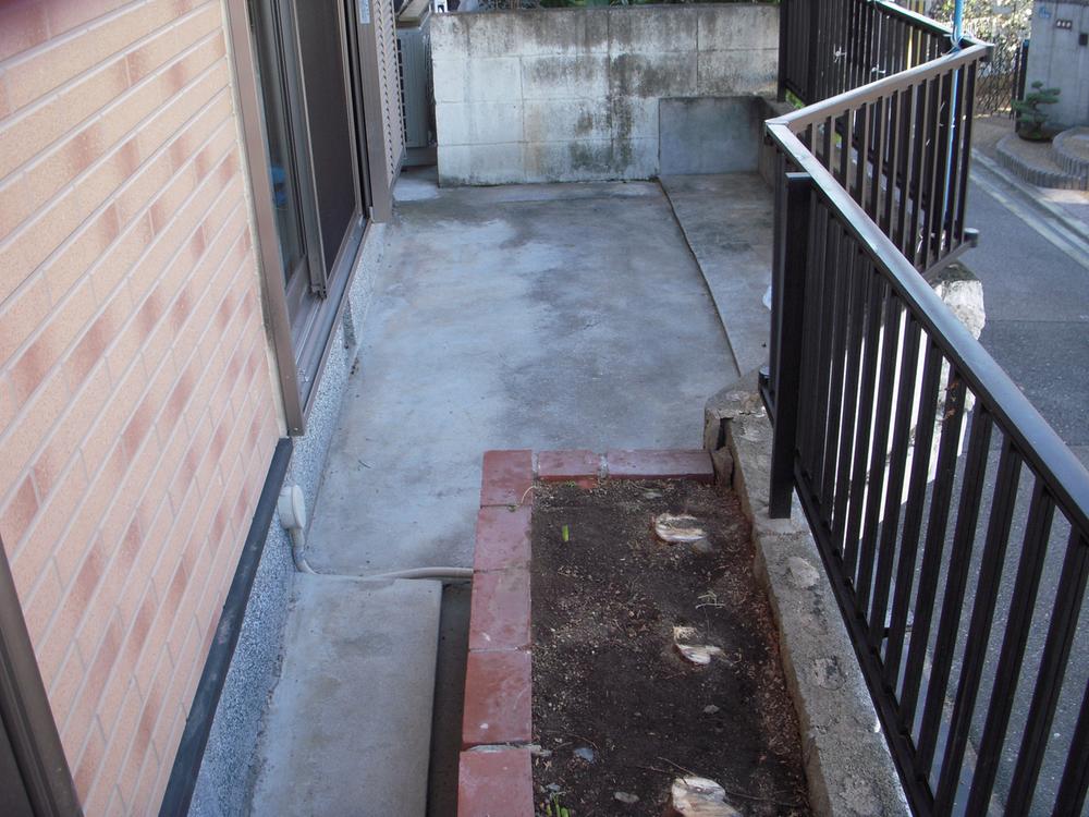 Local appearance photo. Local (12 May 2013) Shooting