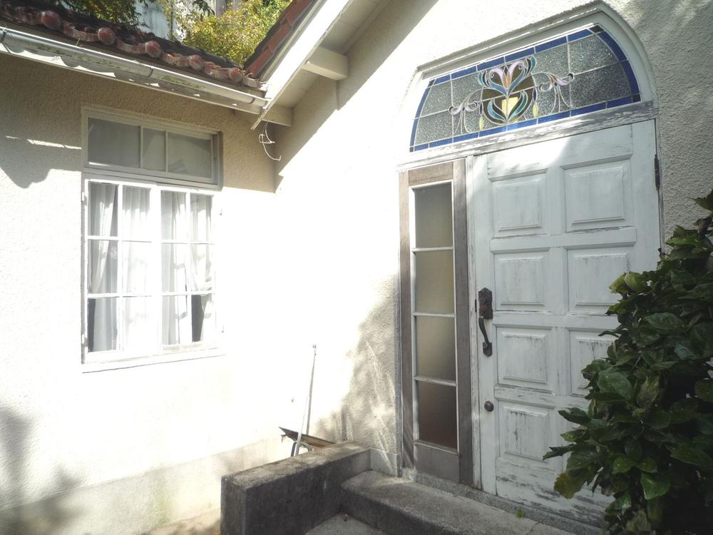 Local appearance photo. The old entrance (still available. )