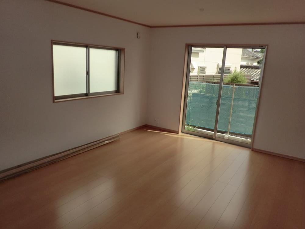 Same specifications photos (living). Same specifications living