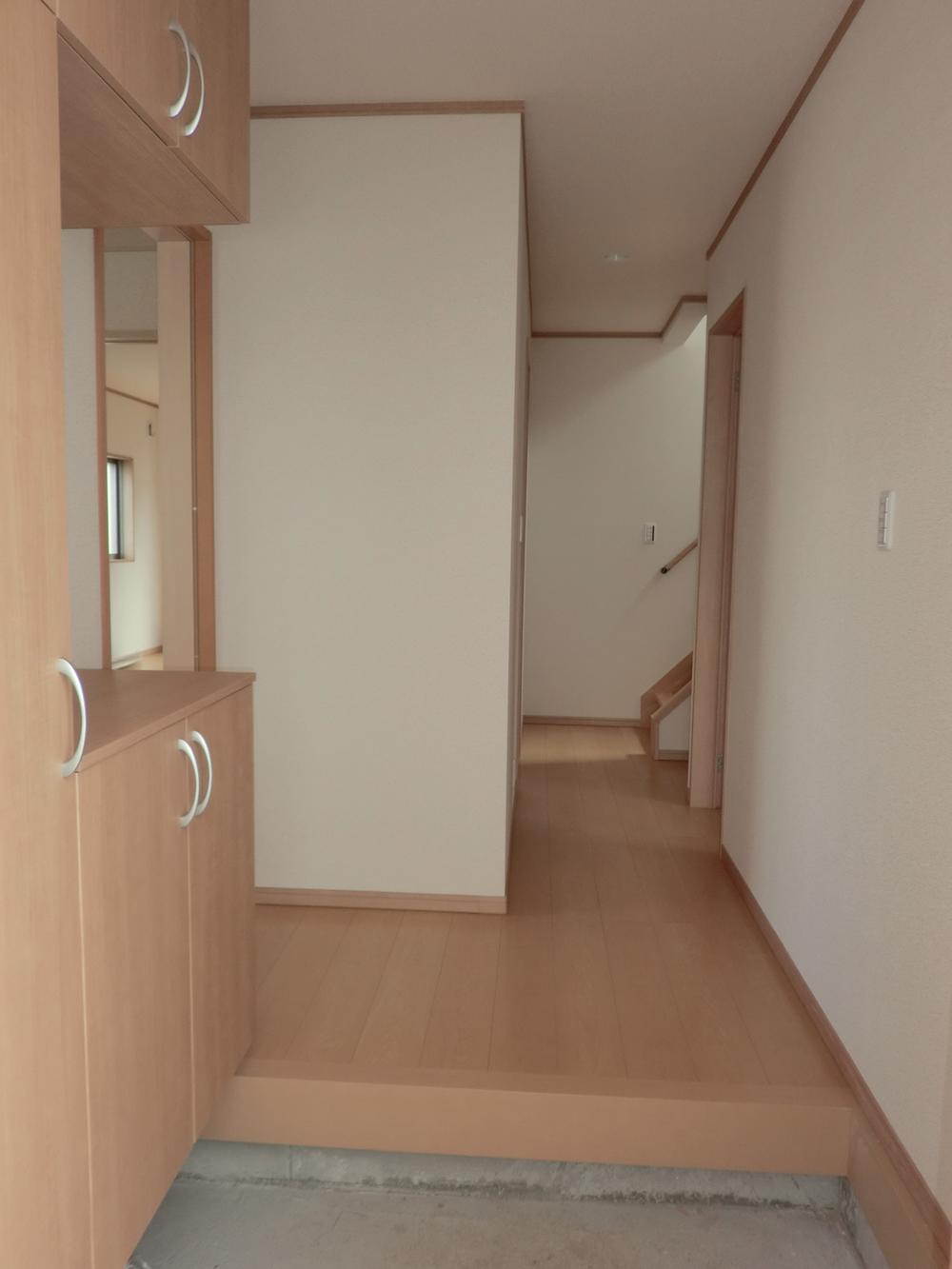 Same specifications photos (Other introspection). Same specifications entrance