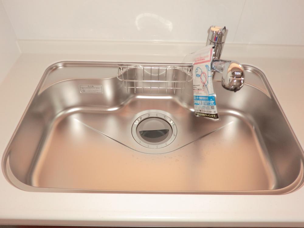 Other Equipment. Water purifier integrated wide sink