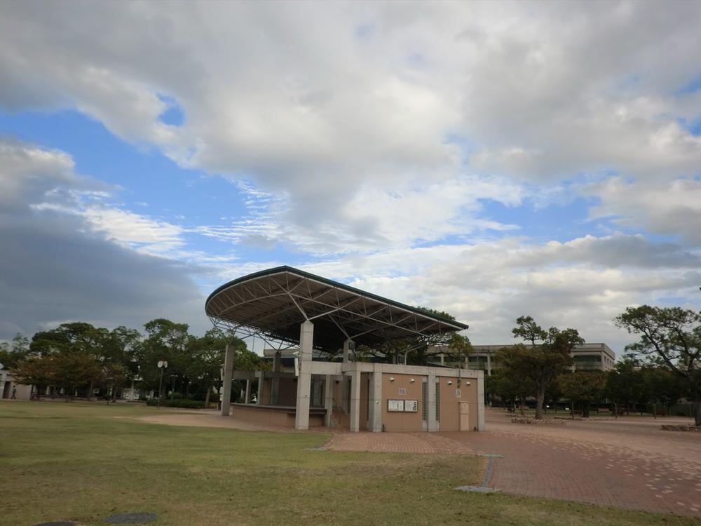park. 880m to Suehiro Central Park