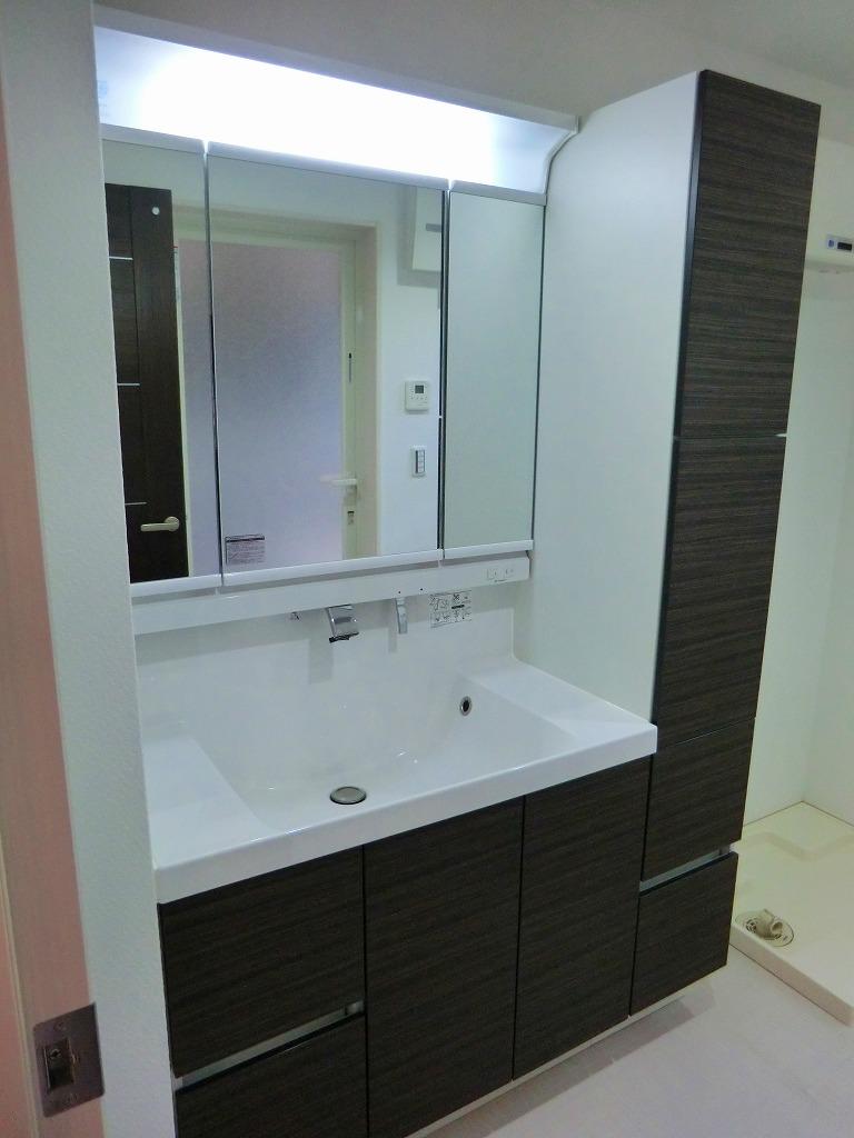 Wash basin, toilet. Washstand photos A No. land