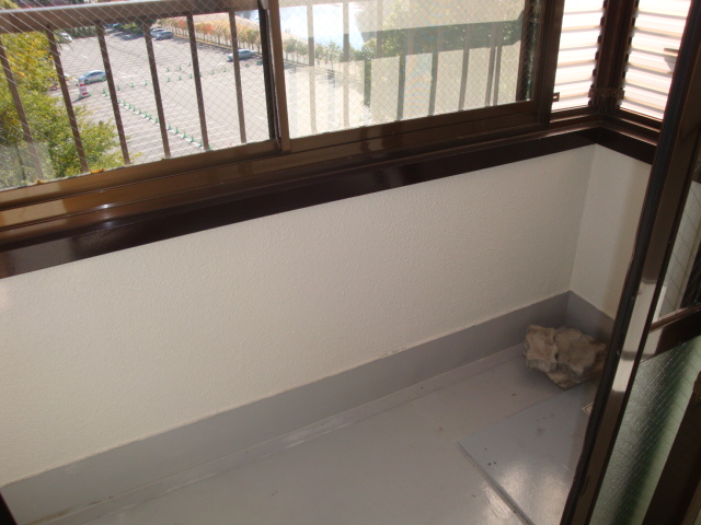 Other room space. Washing machine Storage