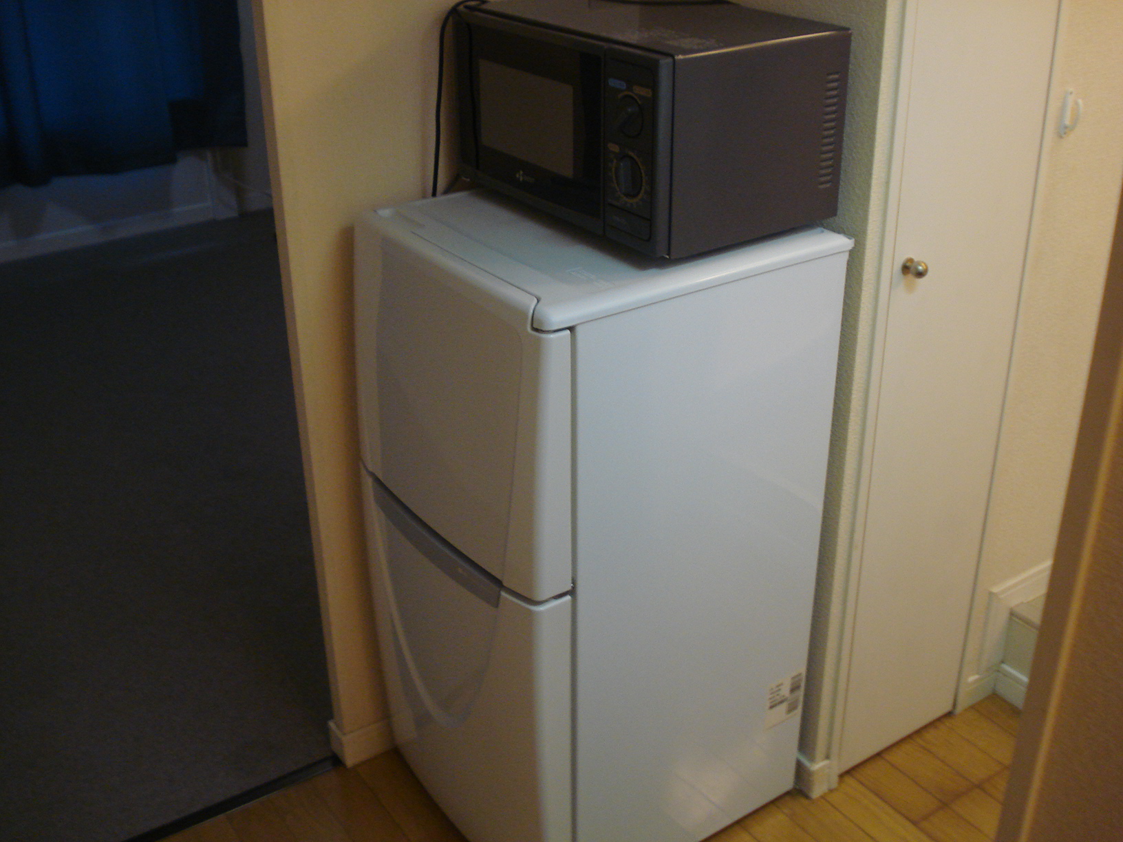 Other Equipment. refrigerator, microwave