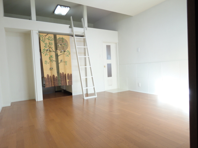 Other room space. Western is 8 pledge!