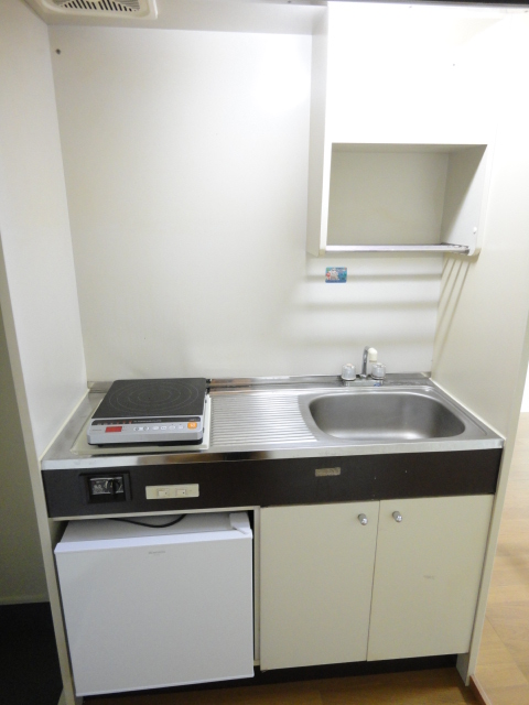 Kitchen. IH stove with 1-neck!