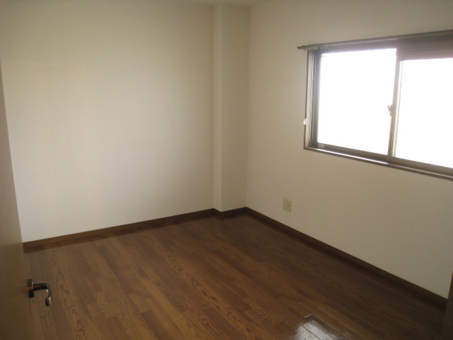 Living and room. Full independence of Western-style 6 quires!