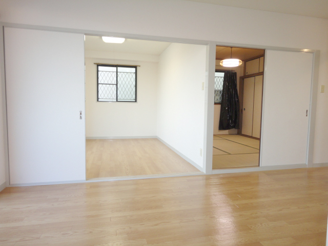 Other room space. Western and Japanese-style ^^ from LDK