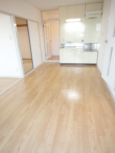 Living and room. Balcony - LDK9 pledge from ^^