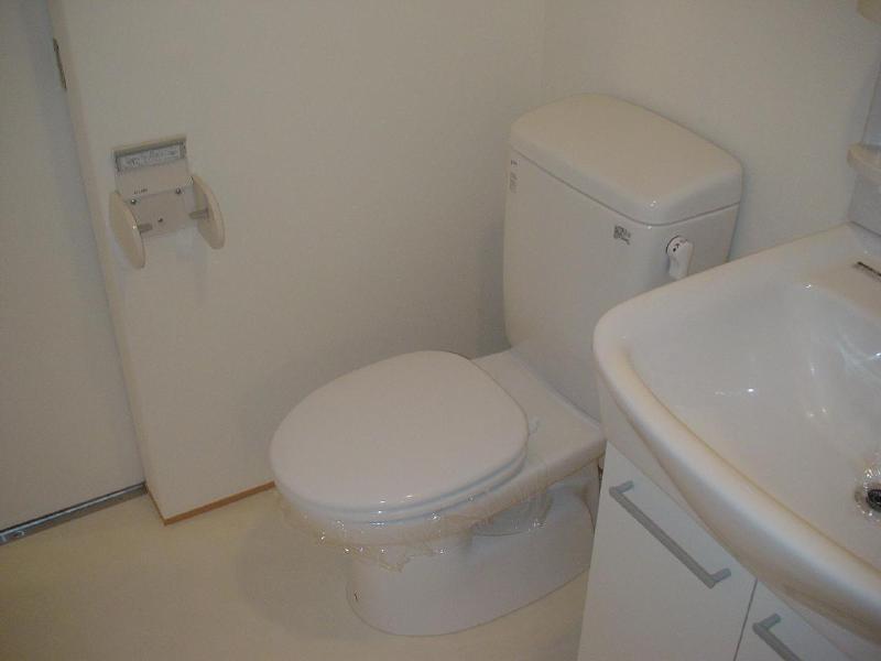 Toilet. ◎ toilet