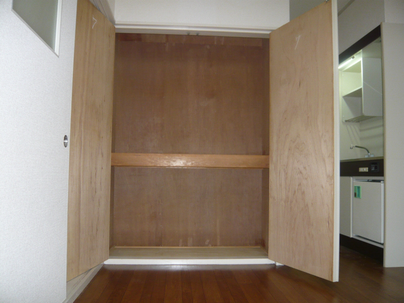 Receipt. Spacious storage