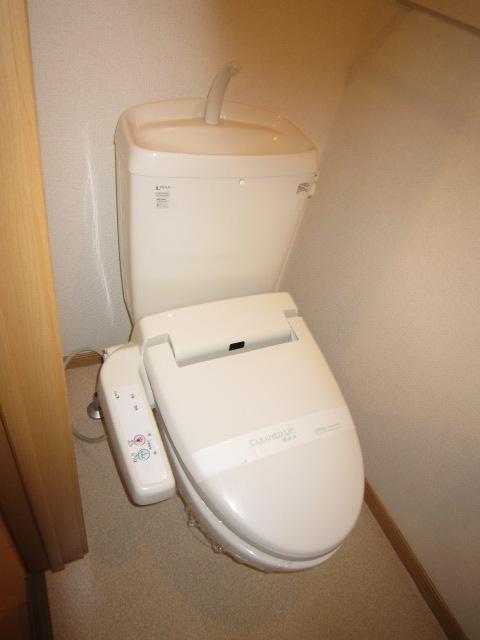 Toilet. ◎ toilet