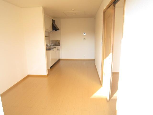 Living and room. ◎ Living
