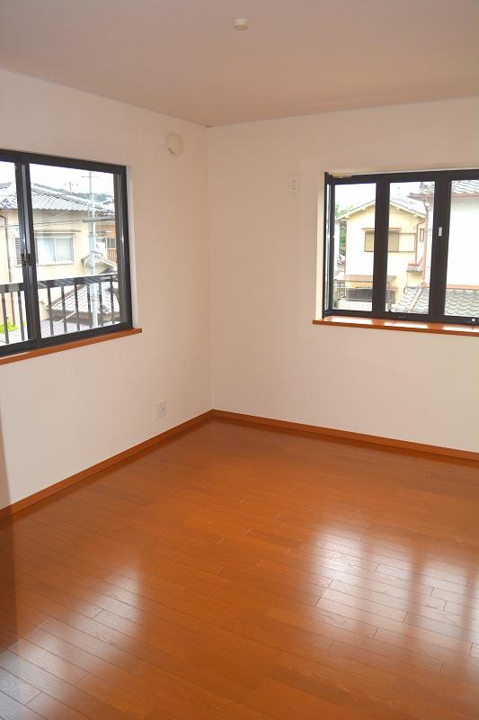 Non-living room. Indoor (September 2013) Shooting