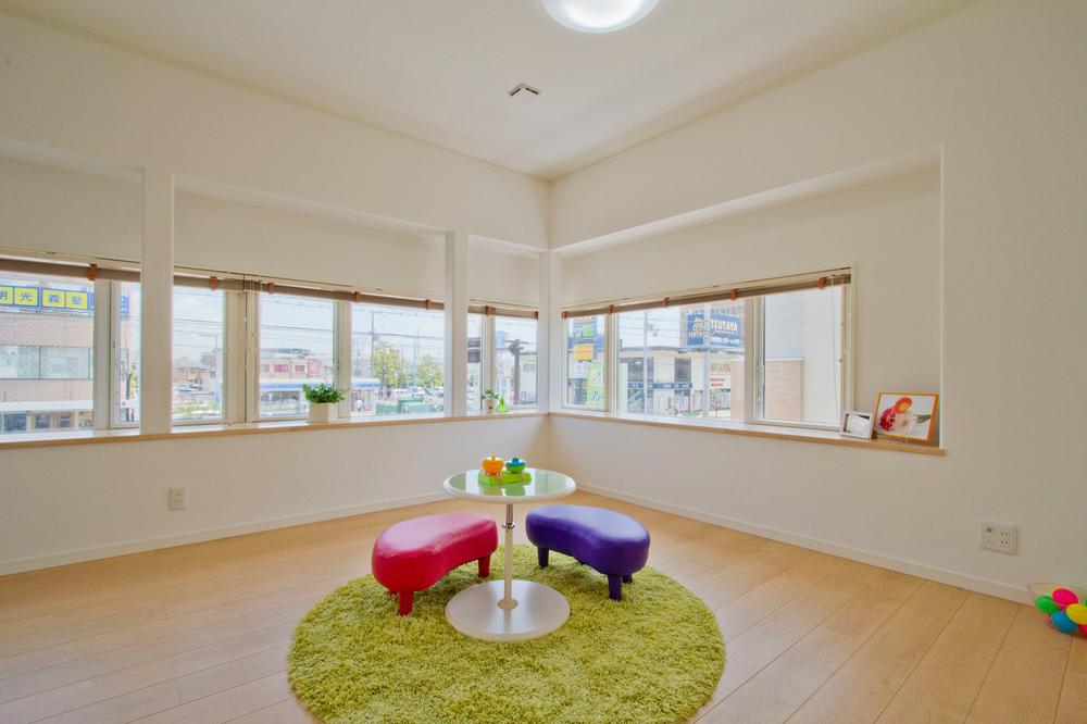 Model house photo. About from local 7.6km