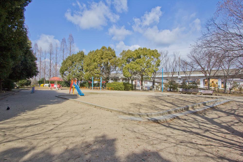 park. Tenkawa to East Park 1369m