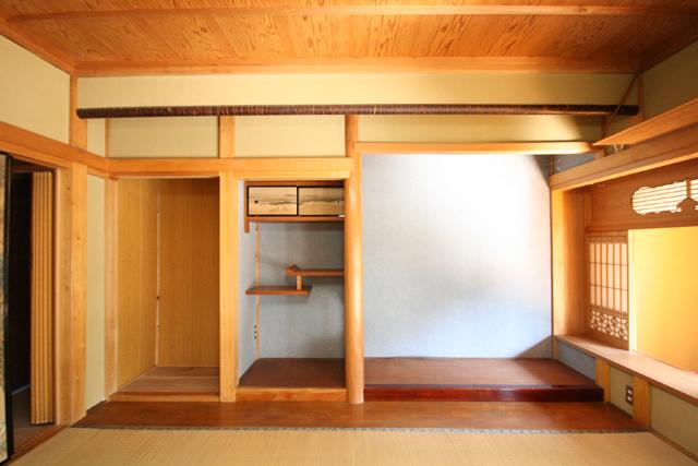 Non-living room. Alcove of state