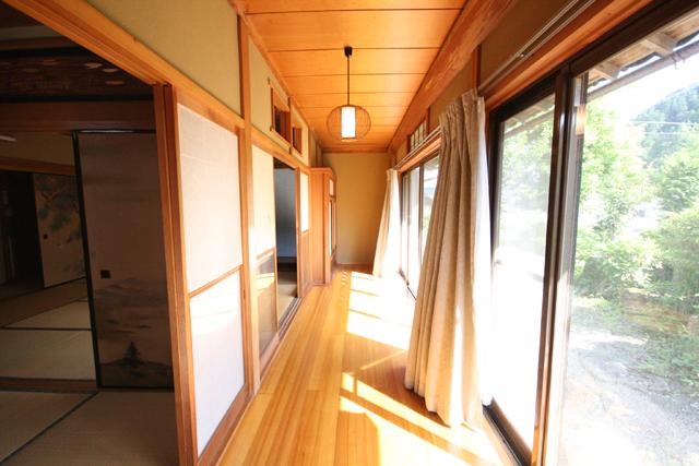 Garden. Sunny Hiroen