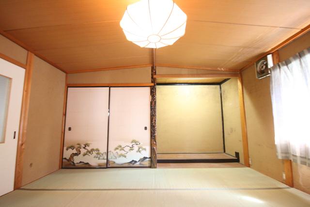 Non-living room. Second floor alcove of state