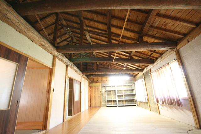 Other introspection. State of the second floor storeroom and a Japanese-style room partition