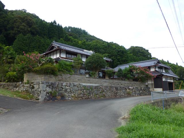 Local photos, including front road. State of the front road