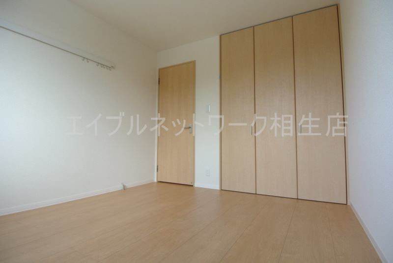 Other room space. The model image