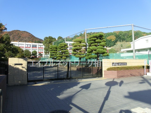 high school ・ College. Tatsuno High School (High School ・ NCT) to 1591m