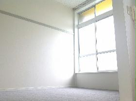 Living and room. Light-filled Tabburi, Spacious relaxation space