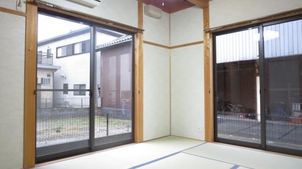 Kitchen. South yang per well of the Japanese-style room