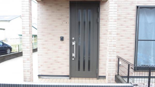 Entrance. Front door key is already exchange