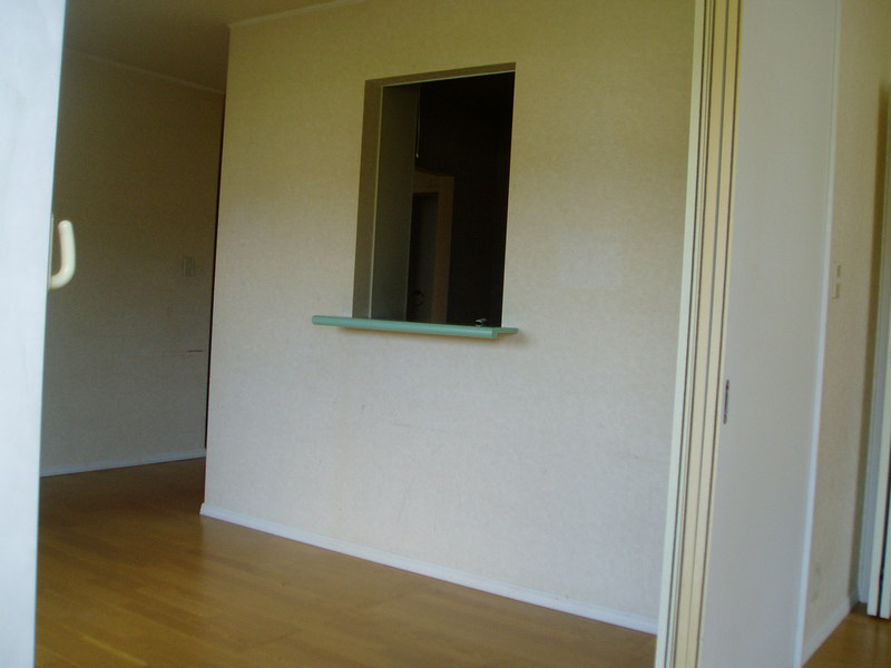 Living and room. Independent kitchen