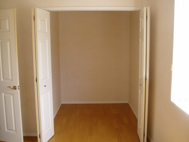 Receipt. Walk-in closet