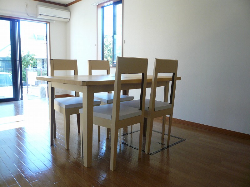Living and room. Dining table to LDK