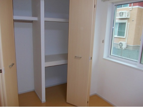 Other room space. Housing wealth