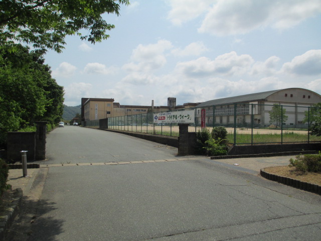 Junior high school. Toyooka 1945m south to junior high school (junior high school)