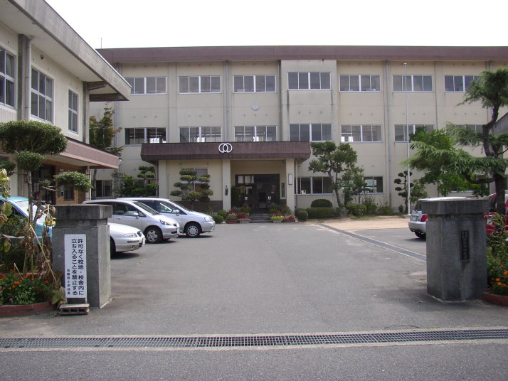 Primary school. Toyooka Tatsuta Tsuruno to elementary school (elementary school) 2102m