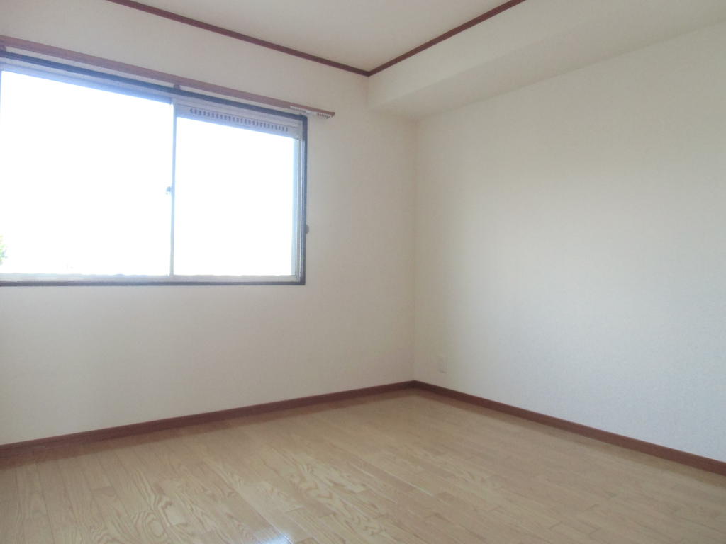 Other room space. 4.5 Pledge Western-style