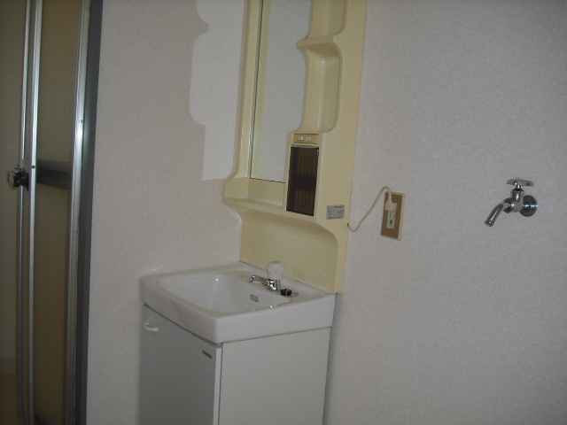 Washroom. Washroom and Laundry Area